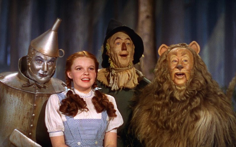 enas-neos-magos-tou-oz-apo-tin-nicole-kassell