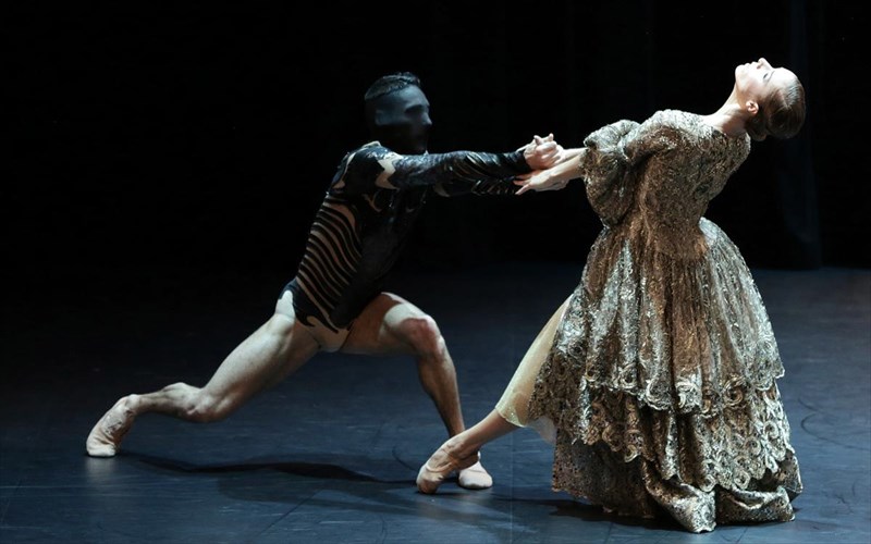 mia-apo-tis-oraioteres-istories-agapis-metamorfonetai-se-paramuthenio-mpaleto