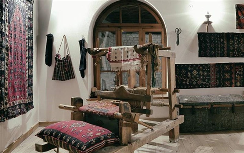 episkeptomaste-to-laografiko-mouseio-tou-metsobou-me-ena-klik