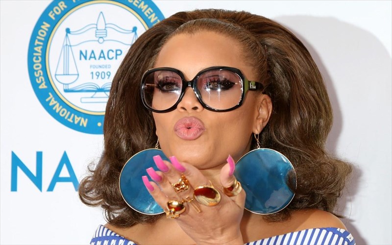 i-andra-day-giortazei-ti-niki-stis-xruses-sfaires-parea-me-ti-regina-king