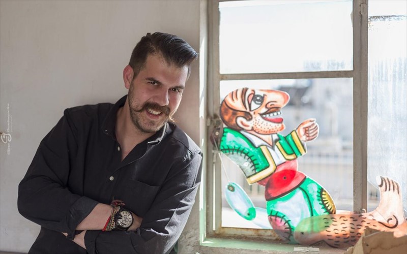 o-ilias-karellas-kai-o-karagkiozis-giortazoun-to-1821-karagkiozis-giortazoun-to-1821