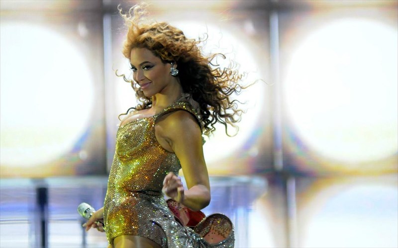 i-beyonce-apodidei-foro-timis-sti-lyric-chanel-me-ena-sunaisthimatika-fortismeno-binteo