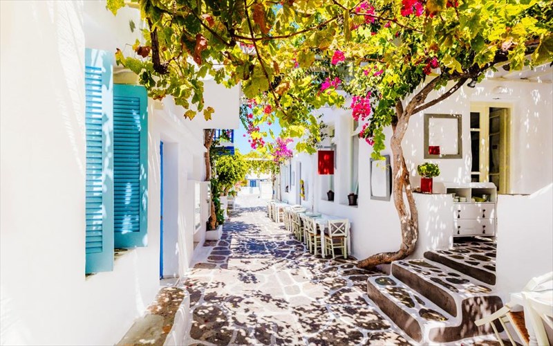 poio-elliniko-nisi-kerdizei-tis-entuposeis-sto-eksoteriko