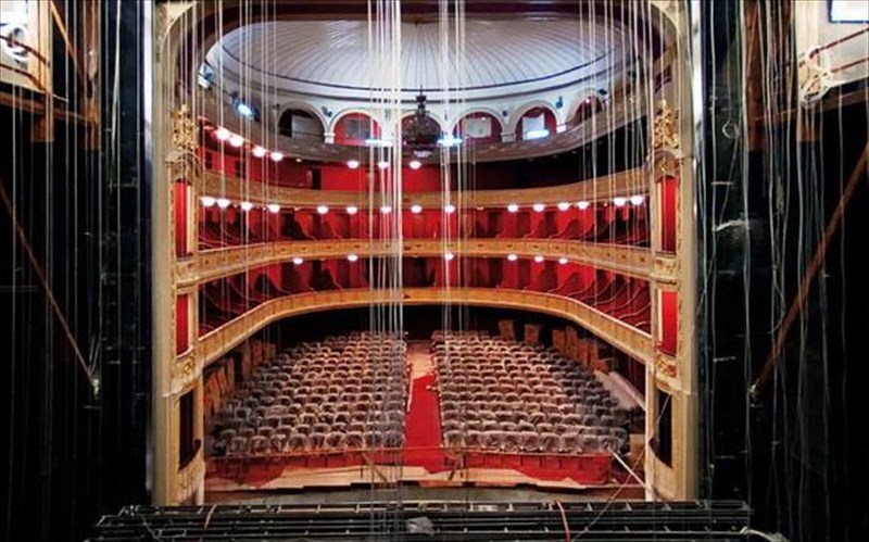 11-logotexnika-taksidia-apo-to-dimotiko-theatro-peiraia