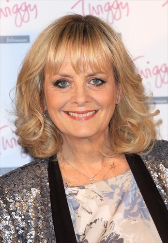 i-megali-stigmi-piso-apo-tin-terastia-istoria-tis-71xronis-simera-twiggy