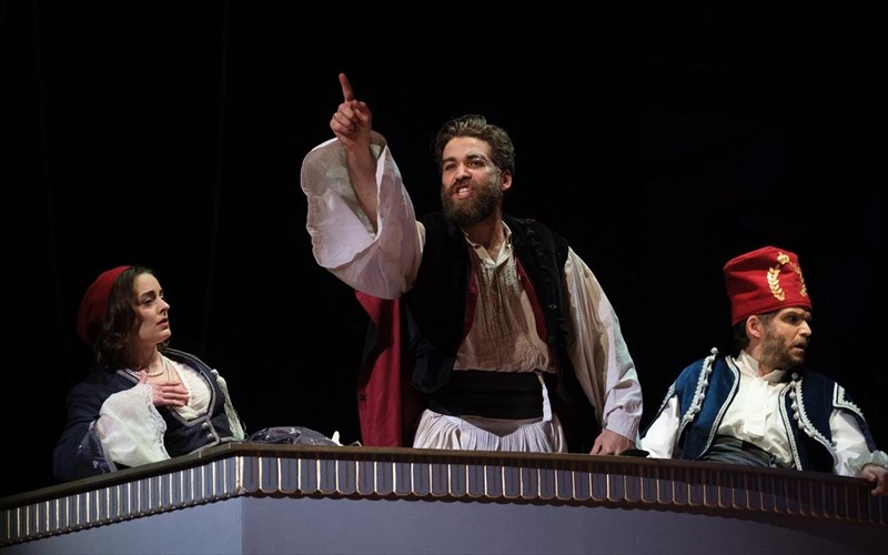 to-ethniko-theatro-giortazei-tin-pagkosmia-imera-theatrou-me-ton-kotzampasi-tou-kastropurgou