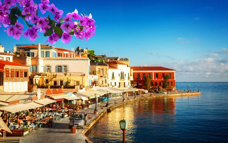 ta-xania-upodextikan-tous-protous-touristes