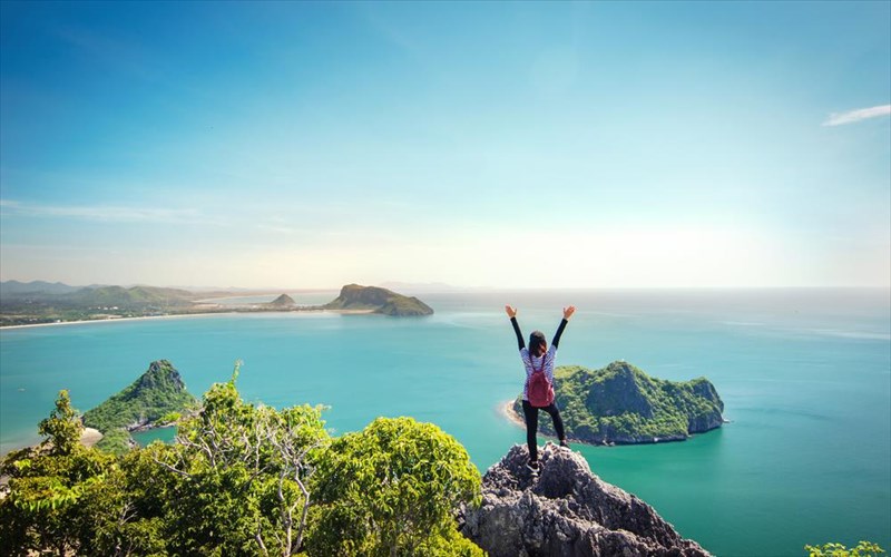 eseis-tha-kanate-ena-megalo-aeroporiko-taksidi-auto-to-diastima