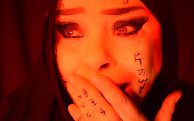 mana-ekabi-me-tis-ioanna-gkabakou-kai-nena-benetsanou-se-live-streaming