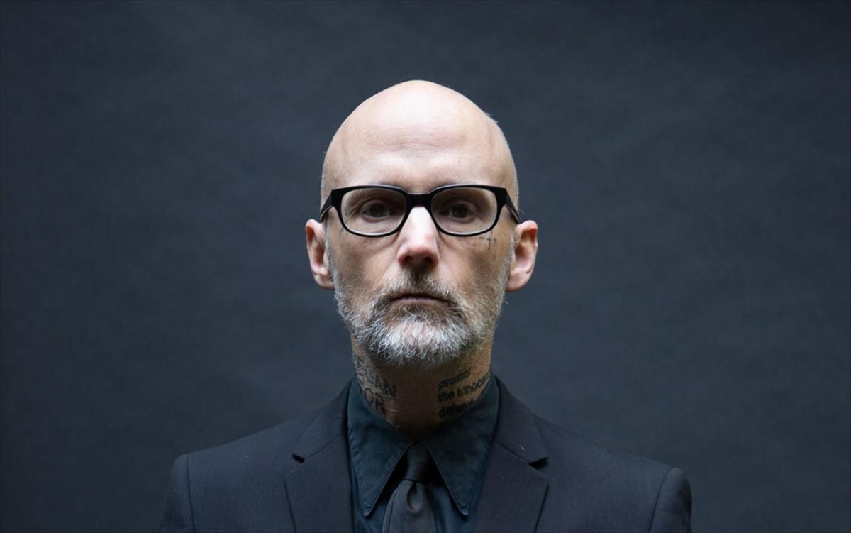 to-moby-doc-apokaluptei-stigmes-tou-moby-me-ton-david-bowie