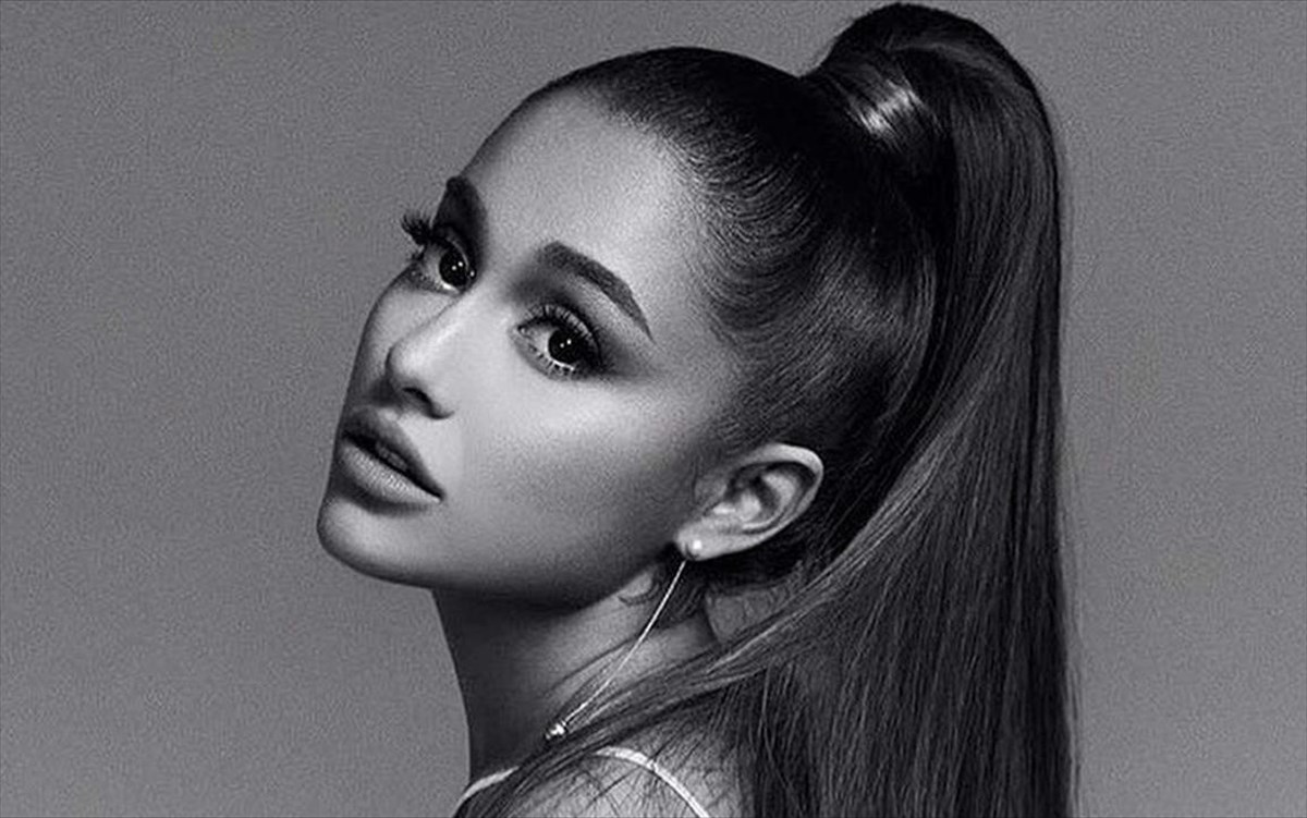 ariana-grande-thumatai-tous-bombardismous-sto-manchester-4-xronia-meta-i-kardia-mou-einai-mazi-sas-xronia-meta-i-kardia-mou-einai-mazi-sas