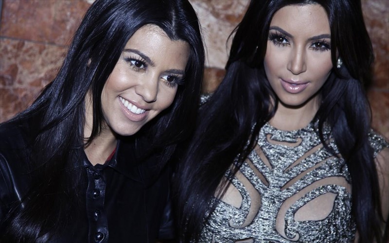kourtney-kardashian-alicia-silverstone-kai-liv-tyler-dinoun-sumboules-oikologikis-omorfias
