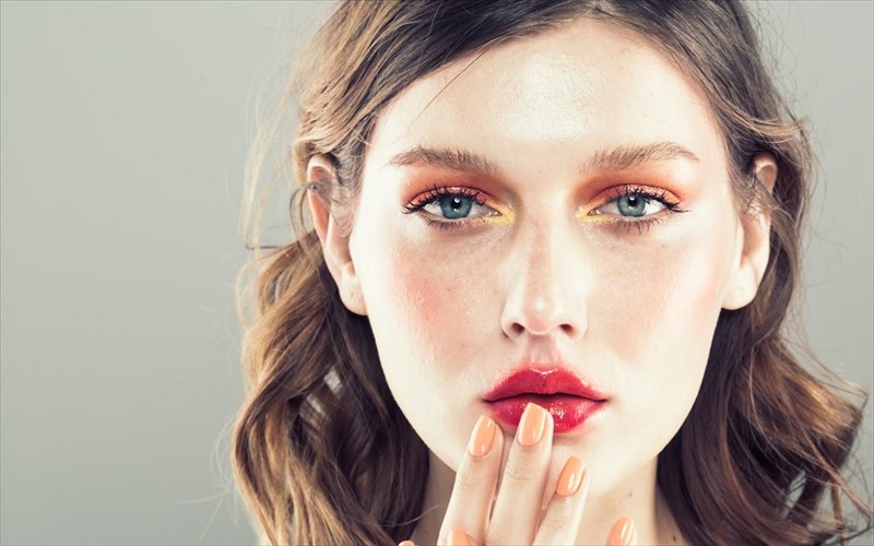 anakalupste-to-makigiaz-pou-den-to-lionei-oute-ilios-oute-maska