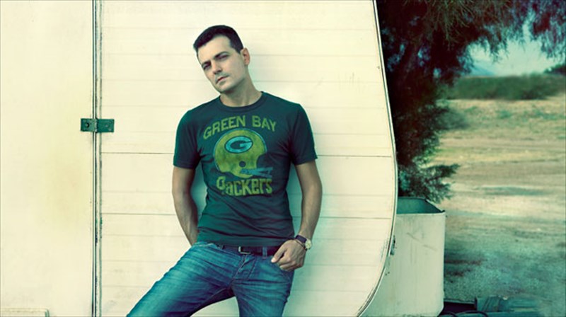 o-manolis-famellos-kai-h-stigmi-pou-krataei-gia-panta