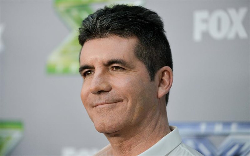 o-simon-cowell-akuronei-tin-emfanisi-tou-sto-x-factor-tou-israil