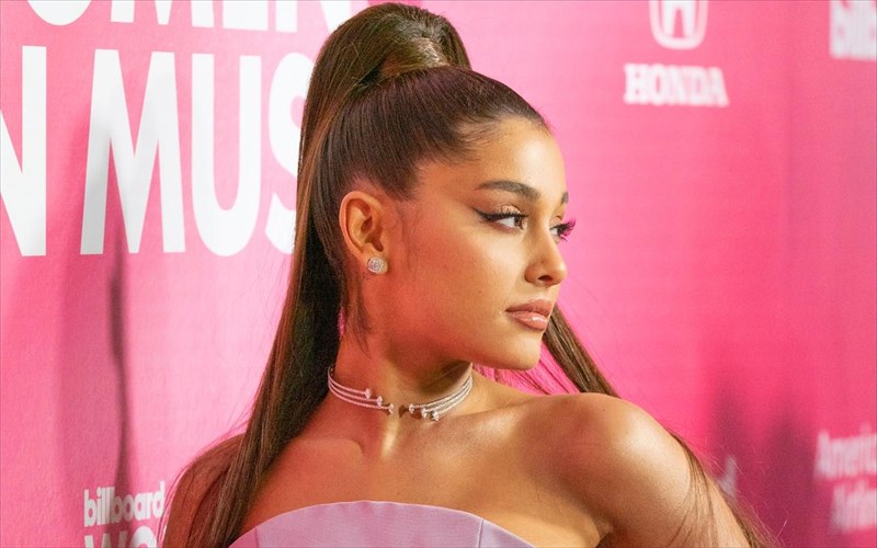 i-ariana-grande-epanekkinise-proti-tin-pagkosmia-agora-gamon