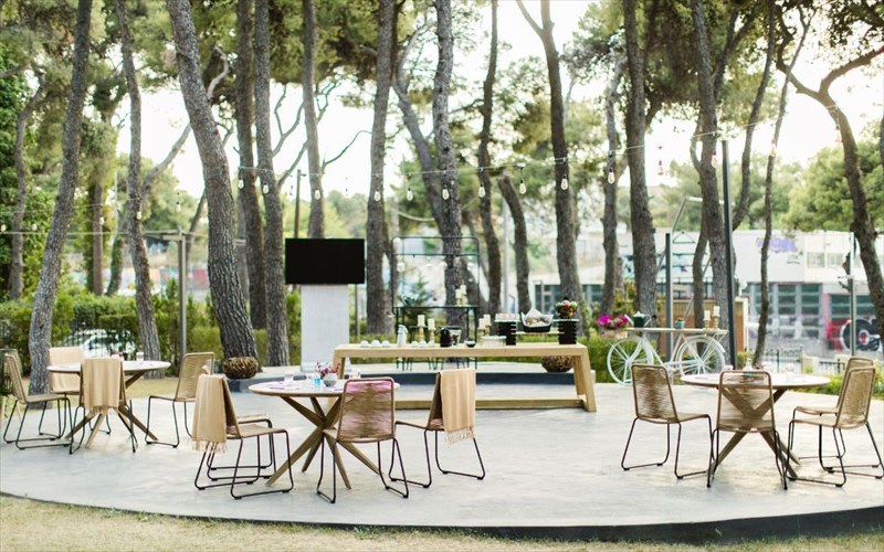 domotel-kastri-geustiki-ki-oxi-mono-apodrasi-sti-fusi-entos-polis