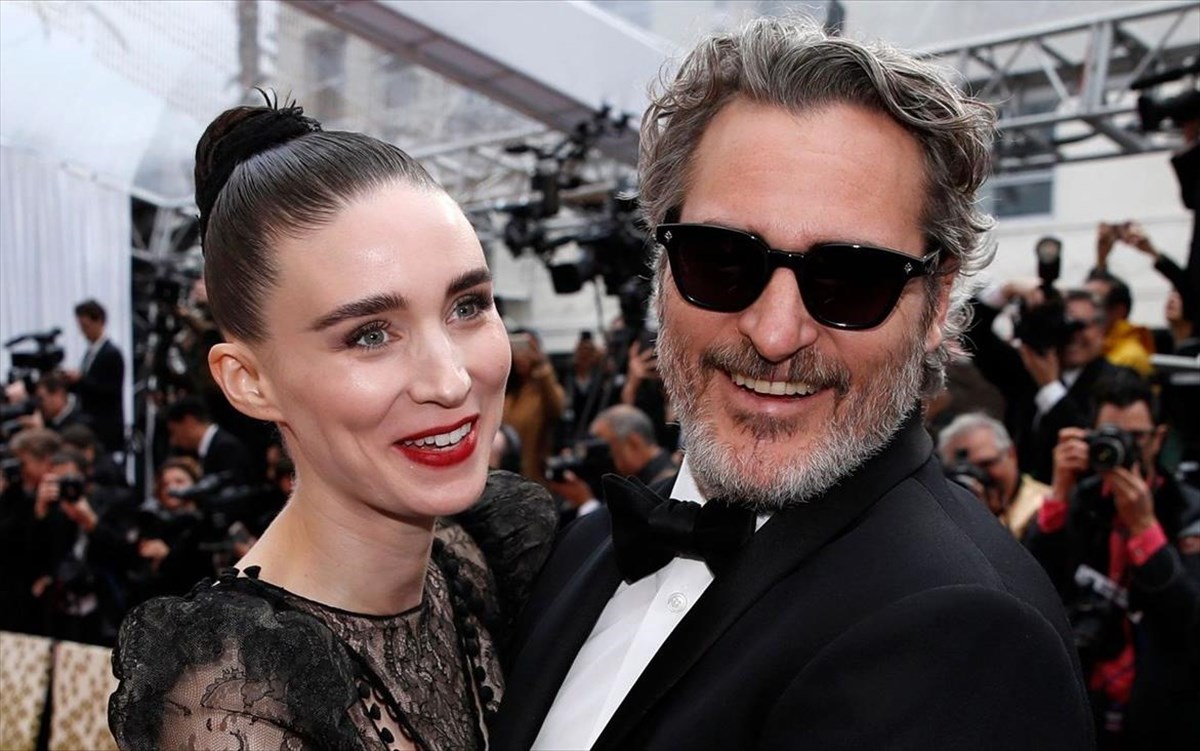 o-Joaquin-phoenix-elpizei-oti-o-gios-tou-tha-ginei-vegan-alla-den-prokeitai-na-ton-upoxreosei-gios-tou-tha-ginei-vegan-alla-den-prokeitai-na-ton-upoxreosei