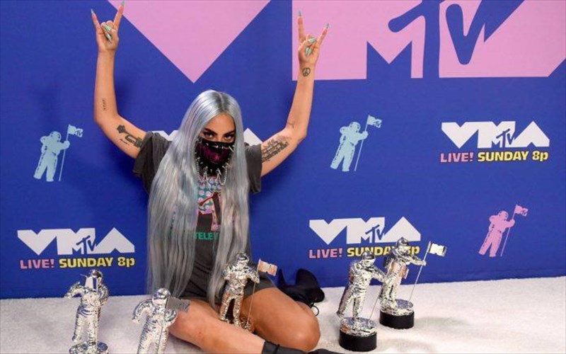 ta-mtv-vmas-epistrefoun-sti-nea-yorki-gia-to-2021-me-live-koino