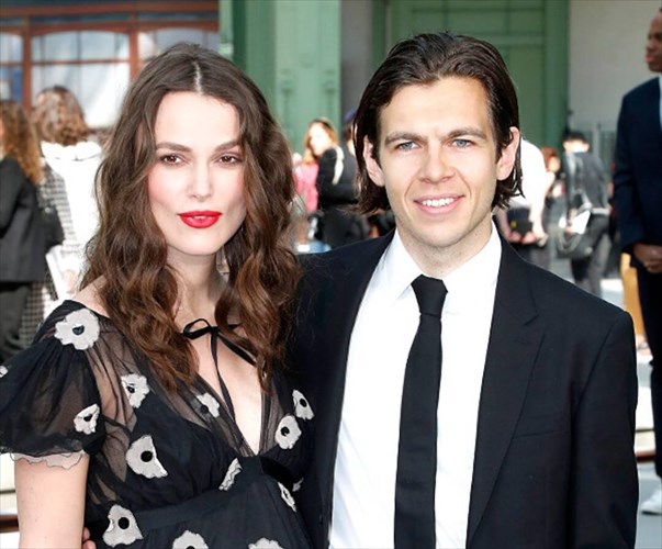 i-keira-knightley-dilonei-oti-oles-oi-gunaikes-pou-kserei-tis-exoun-apeilisei-i-parenoxlisei-parenoxlisei