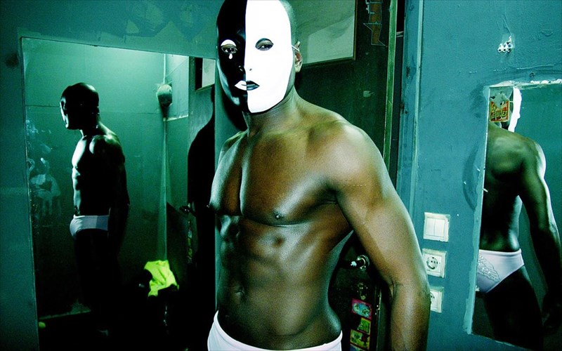 i-atheati-zoi-tis-clubbing-performans-tis-bdsm-kai-tis-drag-skinis-tis-athinas