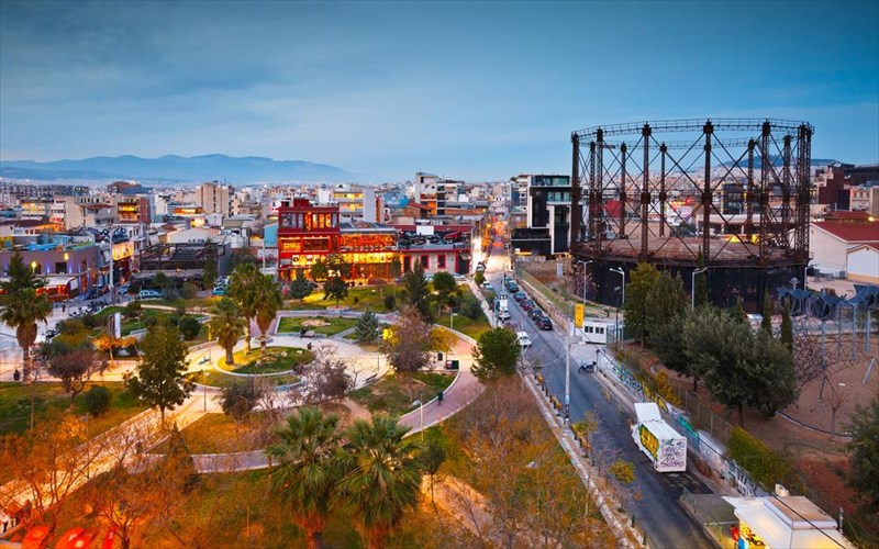 mia-sunaulia-pou-sunduazei-foni-me-krousta-stin-texnopoli