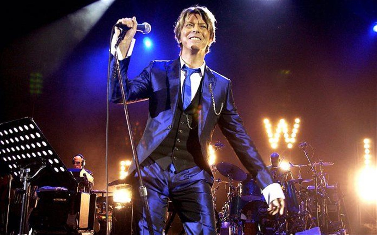 h-liverpool-tha-filoksenisei-to-proto-david-bowie-world-fan-convention-to-2022