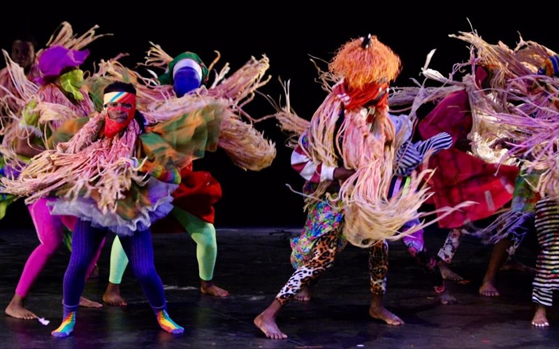 27o-diethnes-festibal-xorou-kalamatas-i-propolisi-ksekinise-propolisi-ksekinise