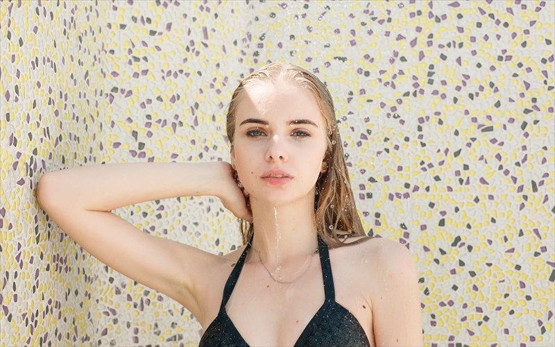 to-wet-hair-einai-i-tasi-gia-tin-pio-seksi-eikona-sas-to-kalokairi-tasi-gia-tin-pio-seksi-eikona-sas-to-kalokairi