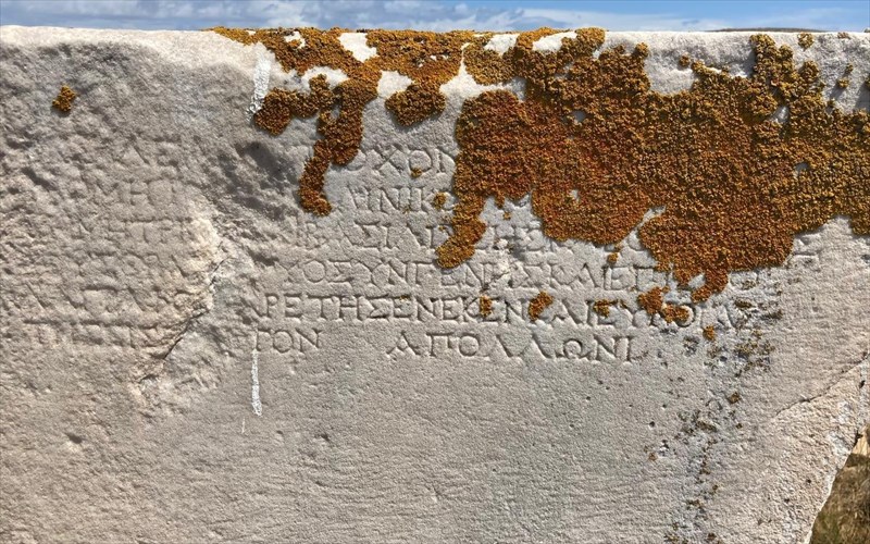 o-nikos-diamantis-fotizei-ksana-ton-iero-topo-tis-dilou