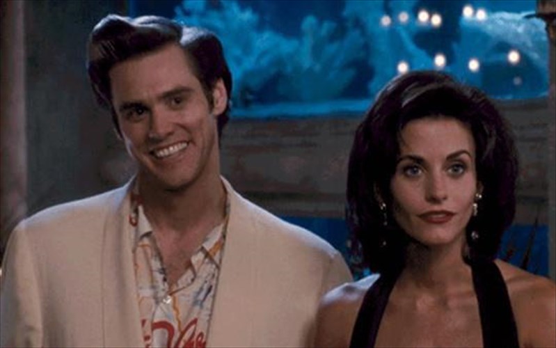 i-courteney-cox-paradexetai-oti-itan-eroteumeni-me-ton-Jim-carrey-sto-ace-ventura-costar