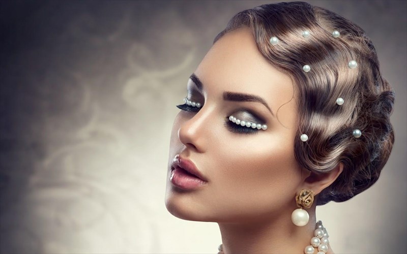 to-makigiaz-mation-me-margaritaria-apotheonei-to-arxaio-elliniko-kallos