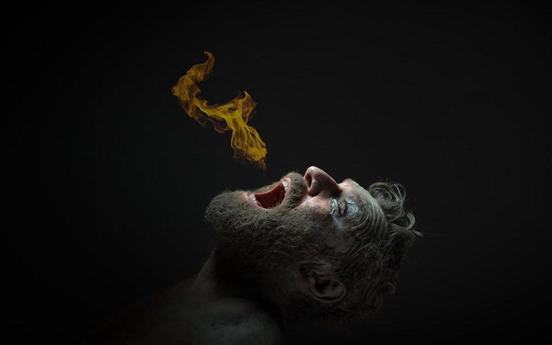 o-promitheas-desmotis-tou-ari-mpiniari-anoigei-aulaia