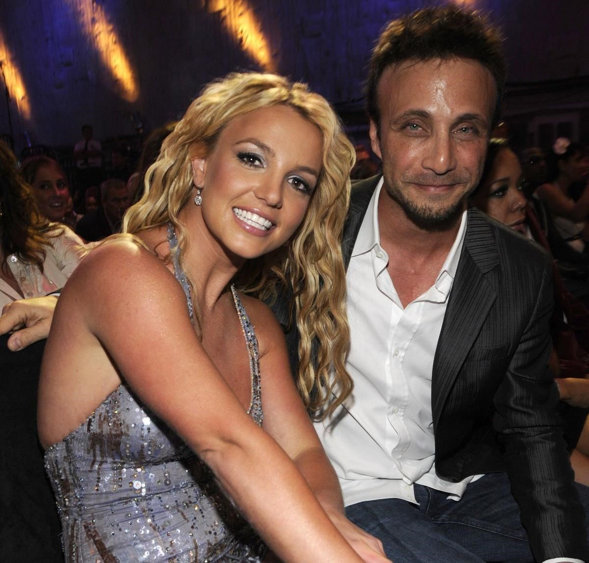 paraitithike-apo-ta-kathikonta-tou-o-gia-polla-xronia-manager-tis-britney-spears-larry-rudolph-gia-polla-xronia-manager-tis-britney-spears-larry-rudolph