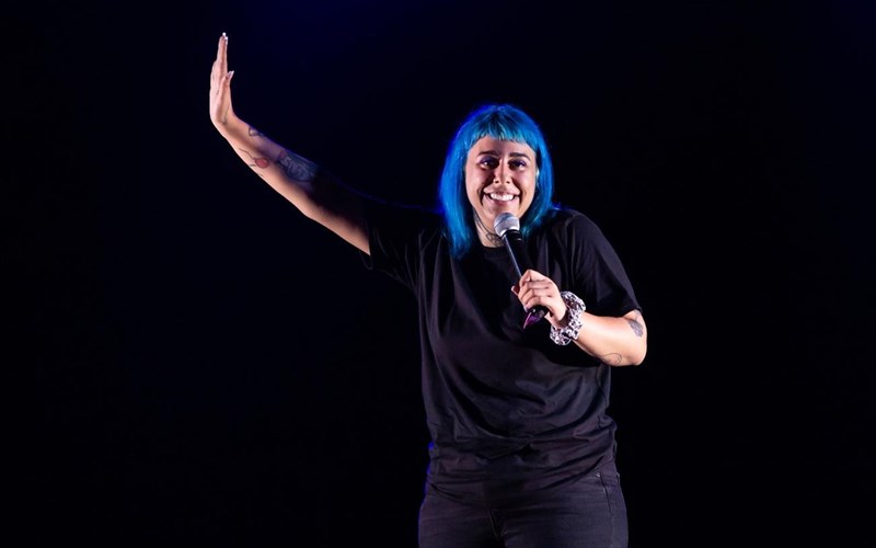 ola-einai-komodia-gia-tin-super-kiki