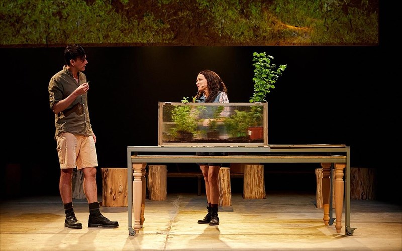 to-dasos-apo-tin-omada-theatrou-atonal-kai-tin-sofia-marathaki