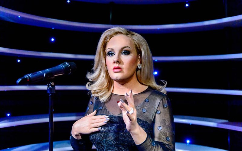 i-adele-giortazei-to-euro