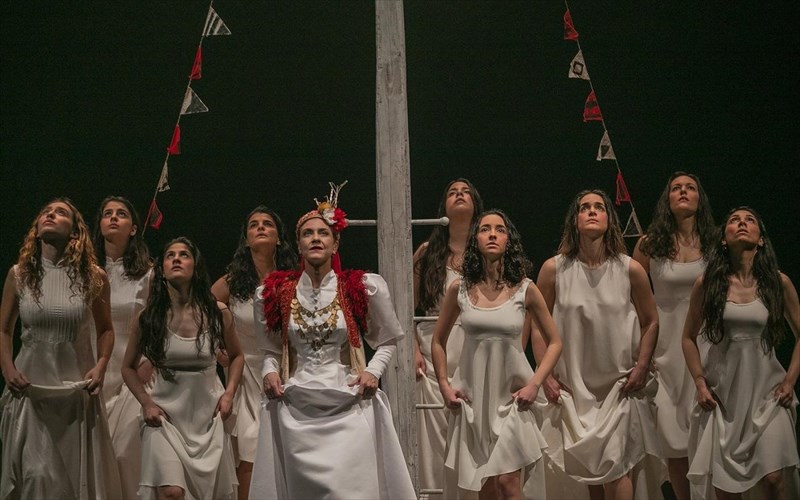 h-istoria-tis-iroidas-tis-ellinikis-epanastasis-domnas-bisbizi-parastasi-apo-tin-luriki