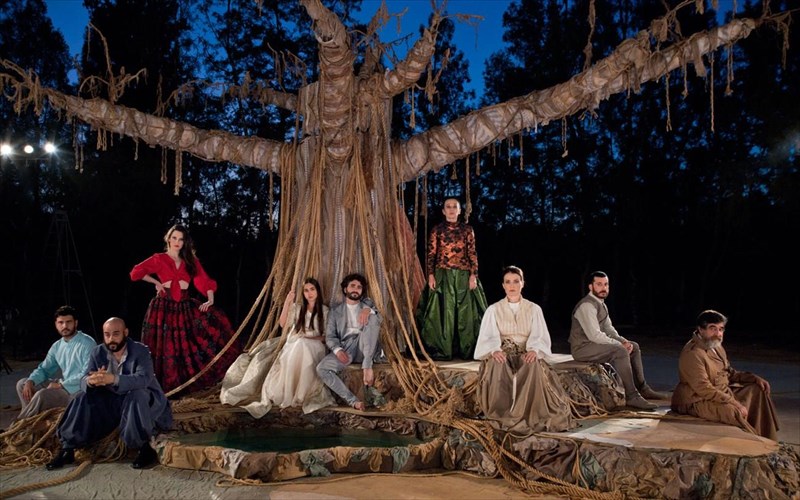 esme-to-dramatiko-eidullio-tou-spurou-peresiadi-stin-peiraios-260