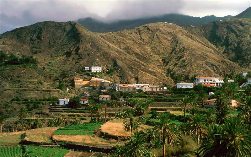 sou-milo-kai-su-sfurizeis-i-idiaiteri-topiki-glossa-ton-kanarion-nison