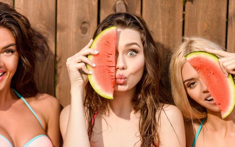 4-logoi-gia-tous-opoious-oi-dermatologoi-theoroun-to-karpouzi-theio-doro-omorfias-logoi-gia-tous-opoious-oi-dermatologoi-theoroun-to-karpouzi-theio-doro-omorfias