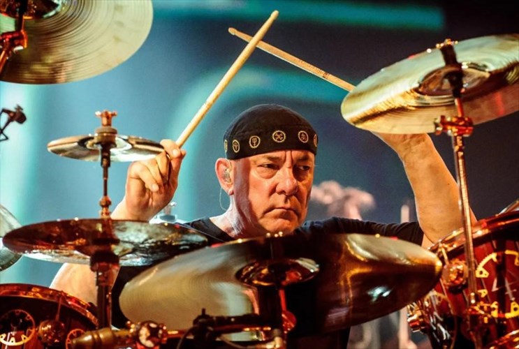 akouste-to-teleutaio-ixografimeno-solo-tou-neal-peart-ton-rush