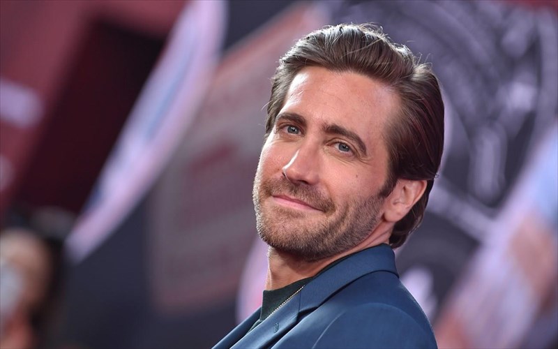 o-Jake-gyllenhaal-einai-to-apoluto-andriko-protupo-tis-prada