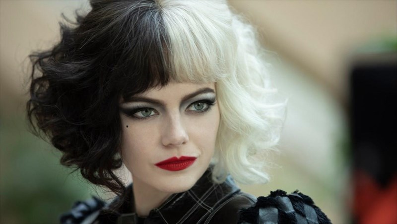 i-emma-stone-epistrefei-os-cruella