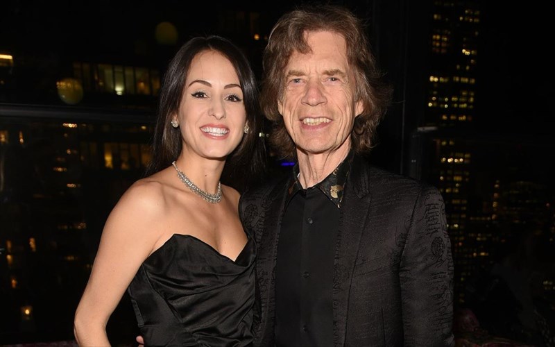 deite-pos-krata-ti-forma-tis-i-34xroni-suntrofos-tou-mick-Jagger-34xroni-suntrofos-tou-mick-Jagger