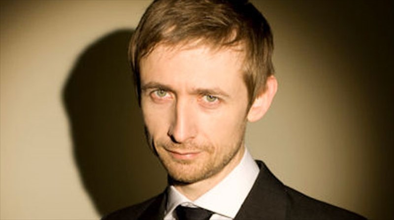 i-theia-komodia-sto-gagarin-205