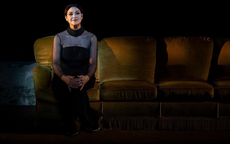 ekstra-theseis-gia-tis-sold-out-parastaseis-tis-monika-mpeloutsi-sto-irodeio