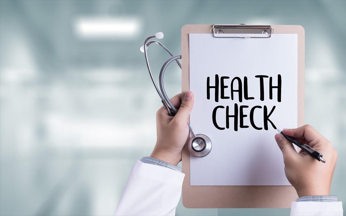 healthcheckmedicinedoctorworkingwithcomputerinterfaceasmedical