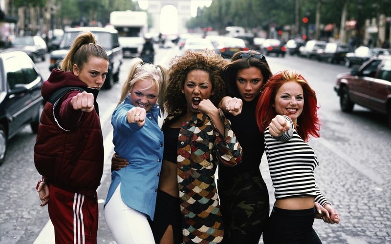 oi-spice-girls-kukloforoun-epeteiako-album-gia-ta-25-tous-xronia