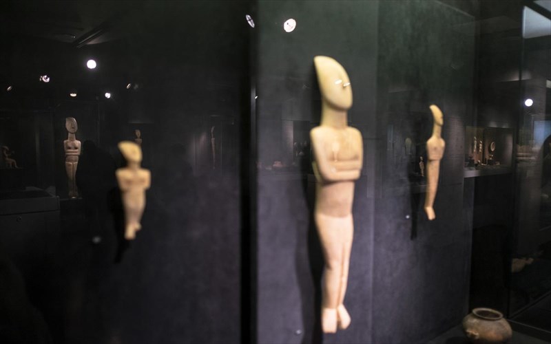 o-arxaiologos-nikolaos-kaltsas-neos-epistimonikos-dieuthuntis-tou-mouseiou-kukladikis-texnis